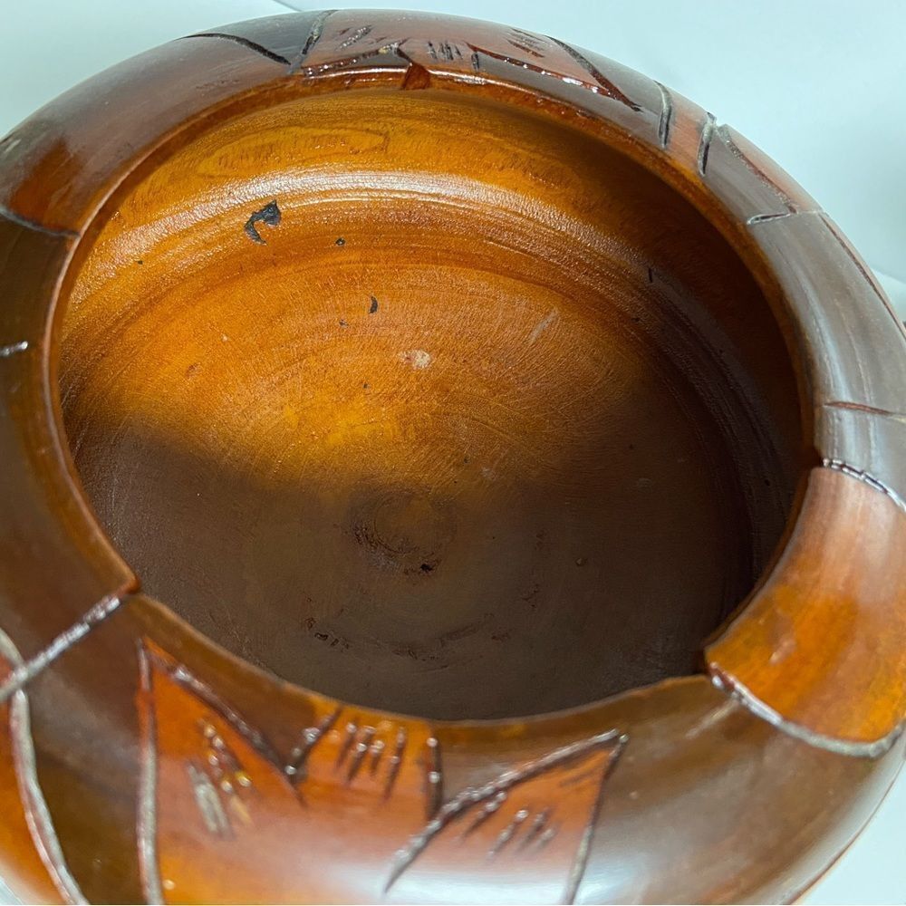 Hand Carved Multi Colored Wood Decorative Bowl Peak Top Lid Centerpiece Vintage - Picture 5 of 8